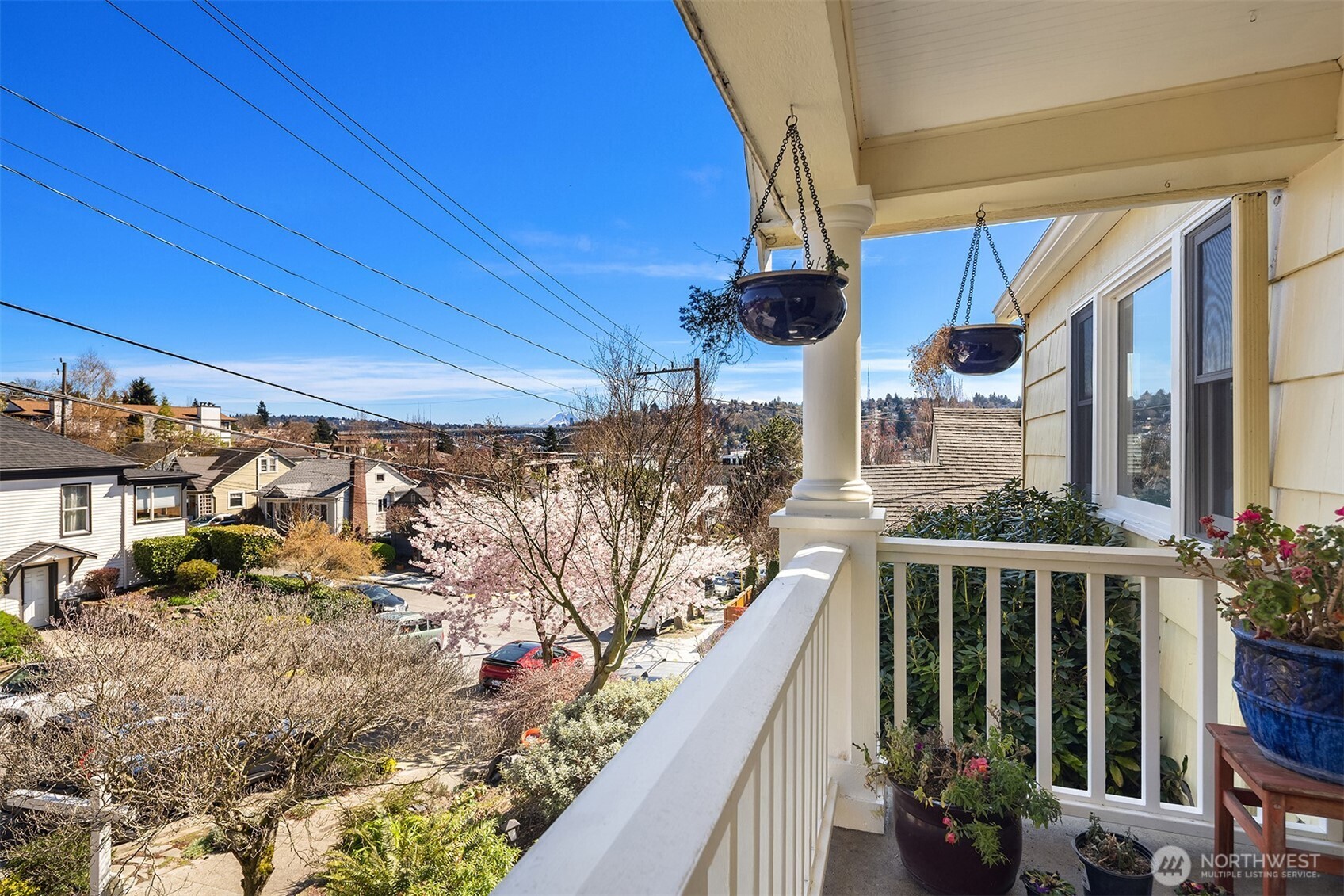 3955 Phinney Avenue North Seattle, WA 98103 - Photo 2 of 32