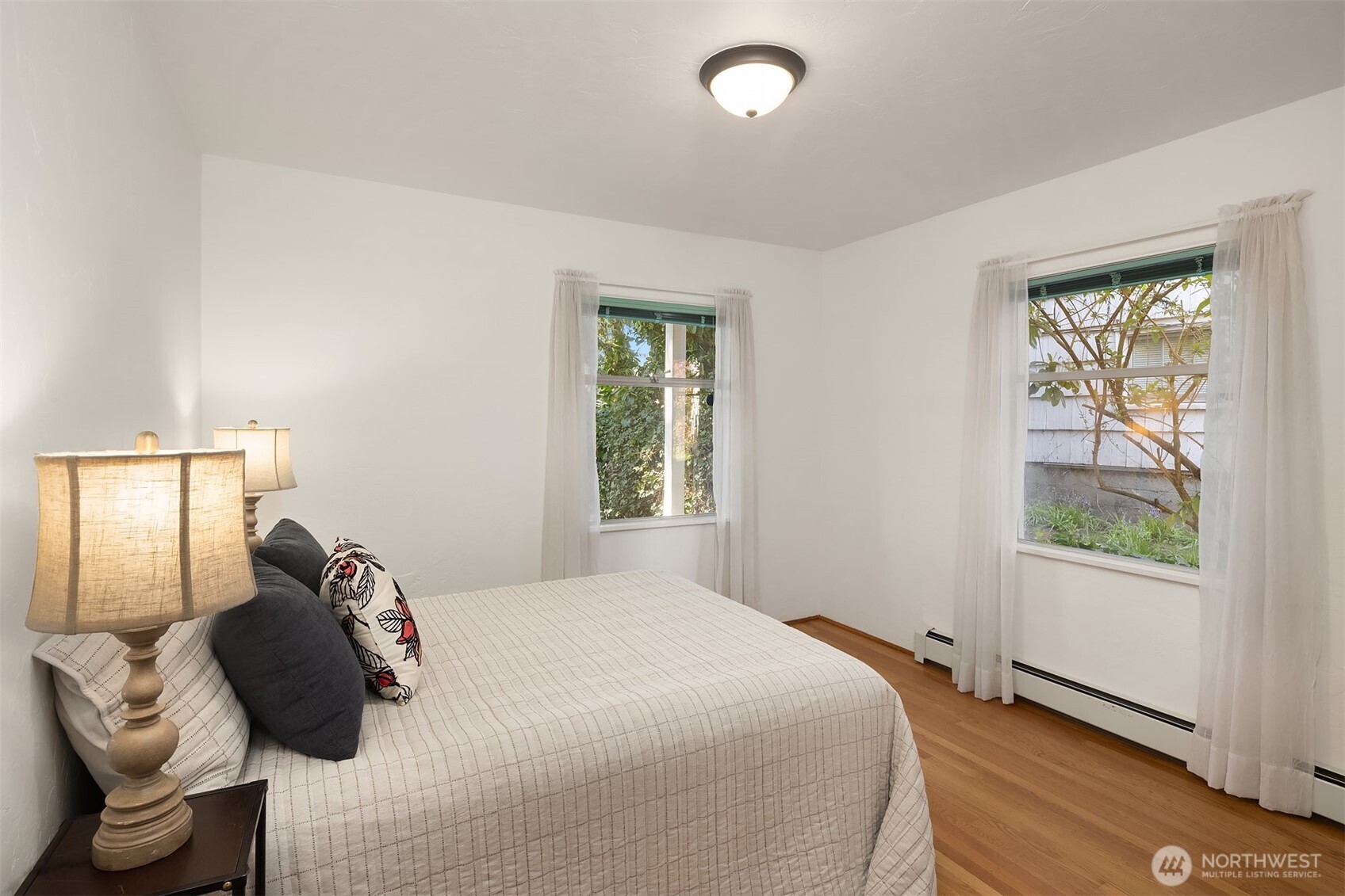 3955 Phinney Avenue North Seattle, WA 98103 - Photo 28 of 32