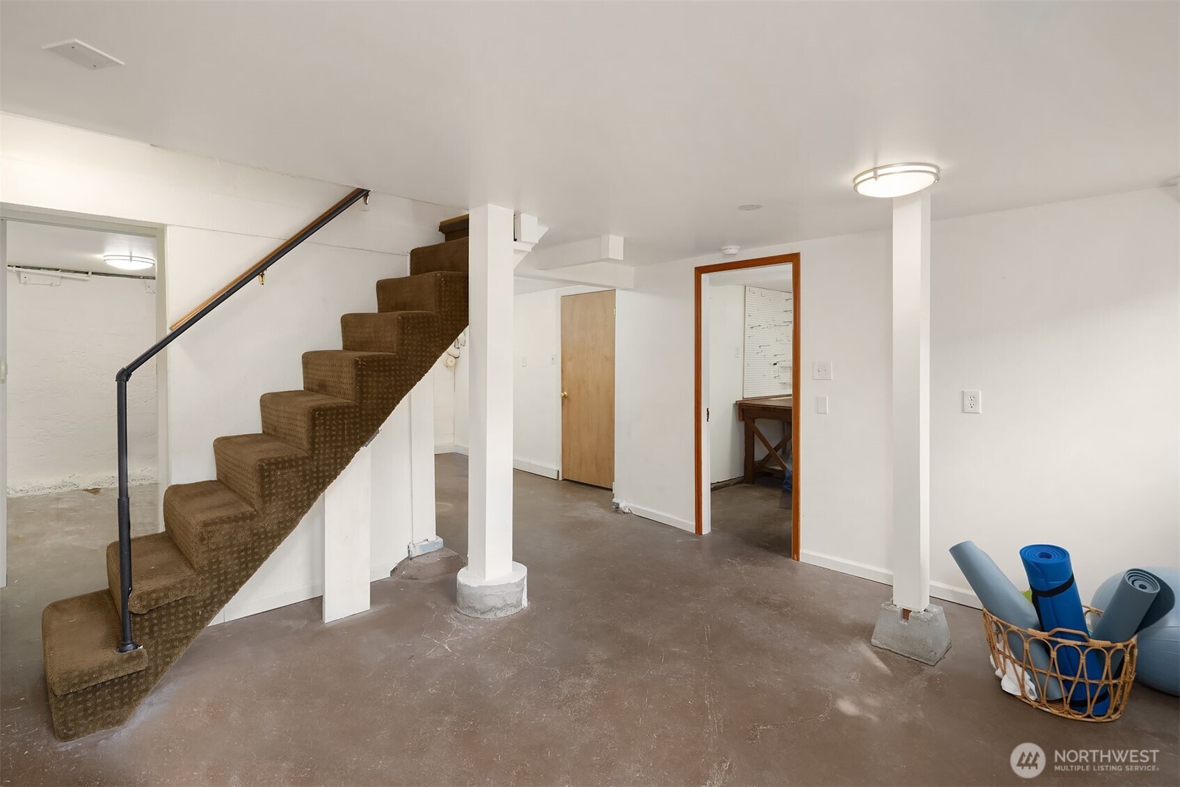 3955 Phinney Avenue North Seattle, WA 98103 - Photo 30 of 32