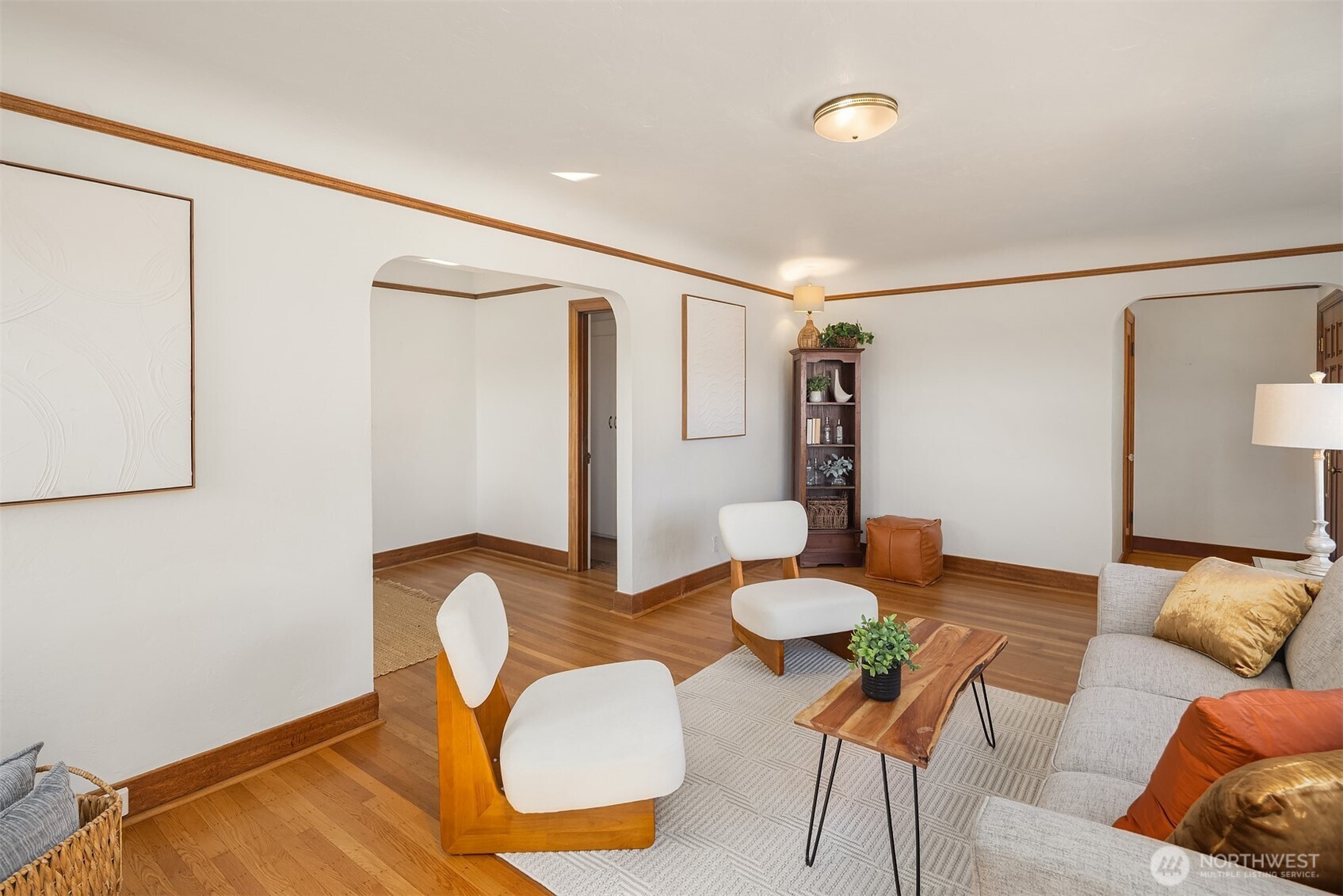 3955 Phinney Avenue North Seattle, WA 98103 - Photo 6 of 32