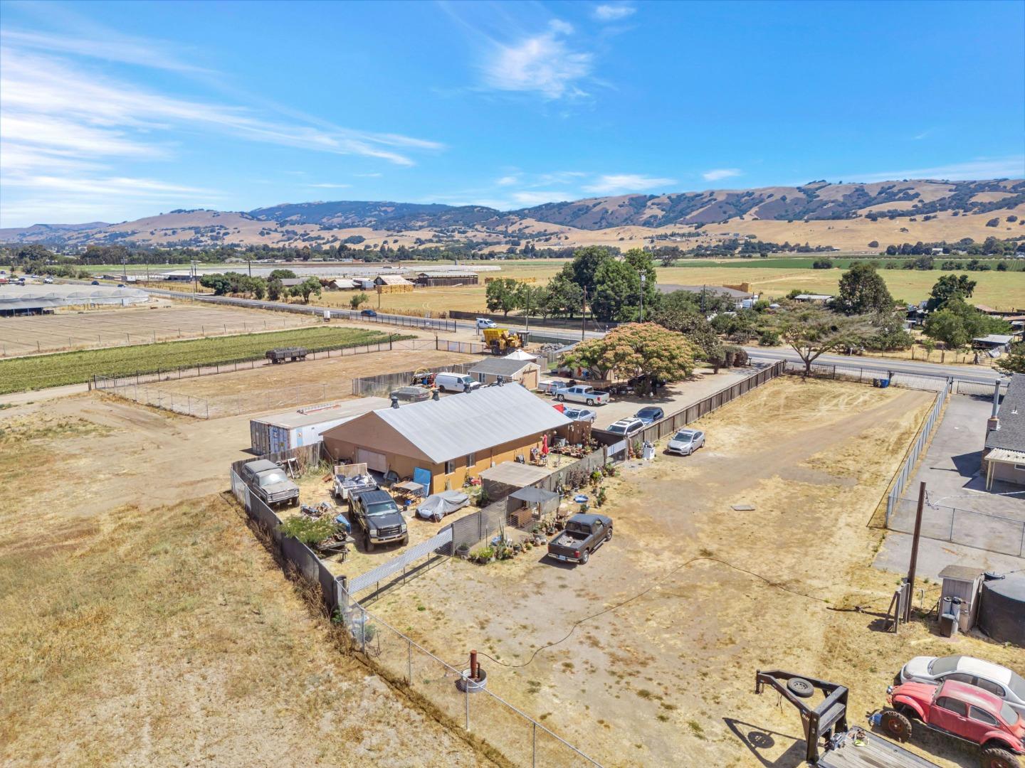 2712 Ferguson Road Gilroy, CA 95020 - Photo 10 of 55