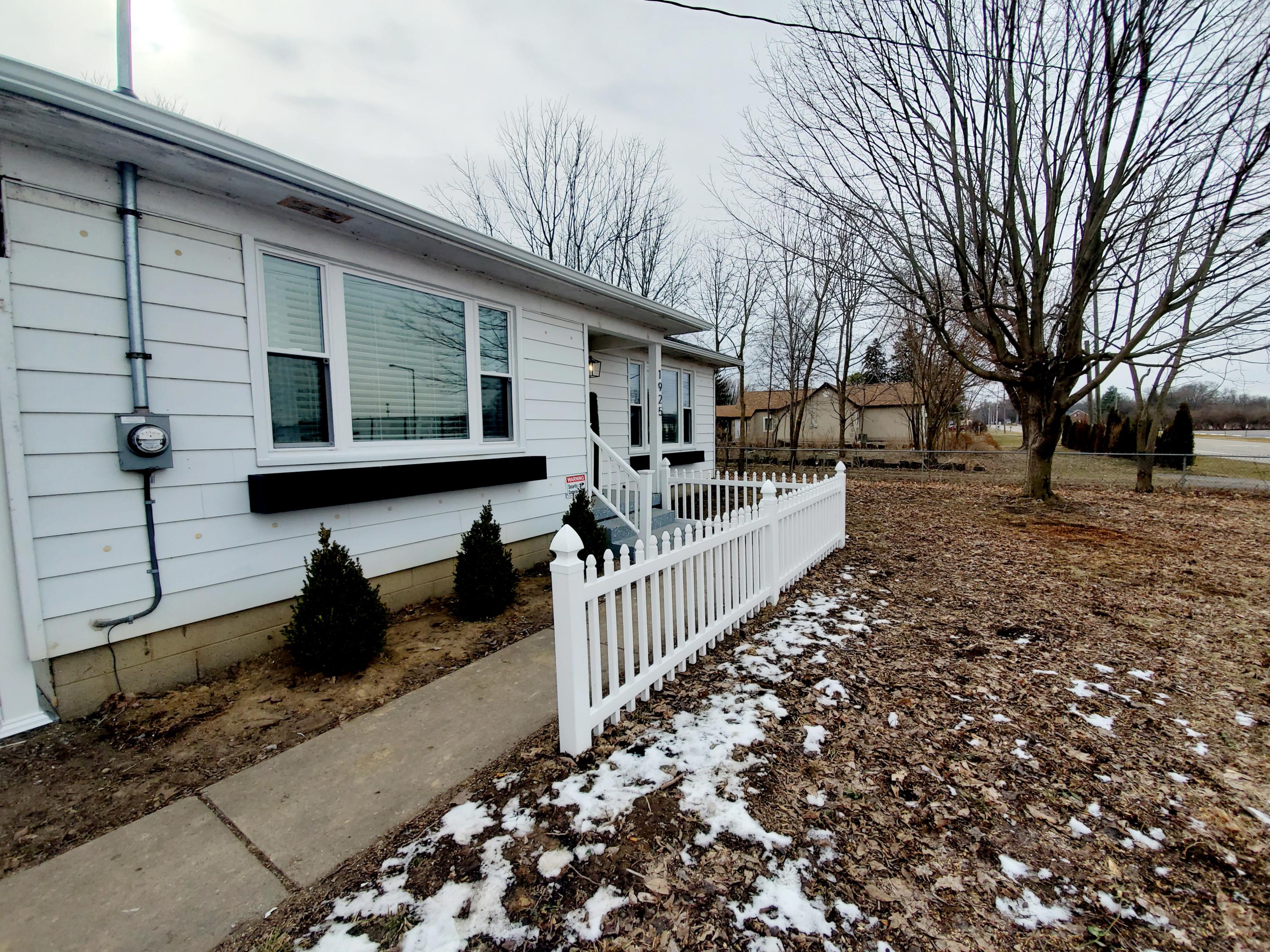 1925 East Leffel Lane Springfield, OH 45505 - Photo 3 of 28