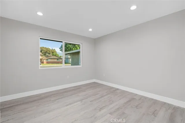 a view of empty room with window