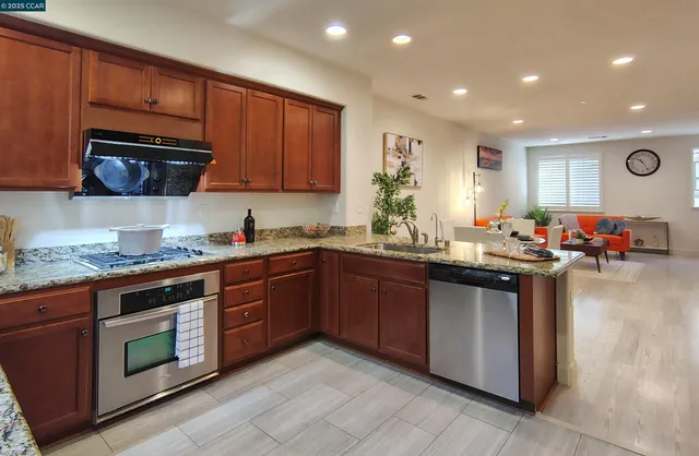 $799,000 | 273 Sullivan Way, Hayward, CA 94541