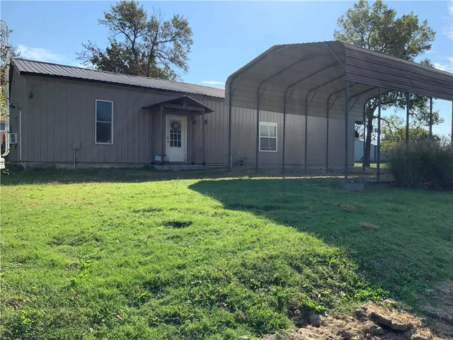 $110,000 | 503 East 6th Street, Colony, KS 66015