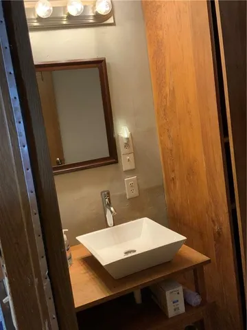 $110,000 | 503 East 6th Street, Colony, KS 66015