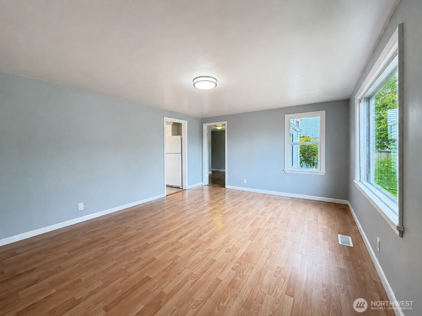 574 Bronson Way Northeast Renton, WA 98056 - Photo 5 of 30 Gallery Image 5