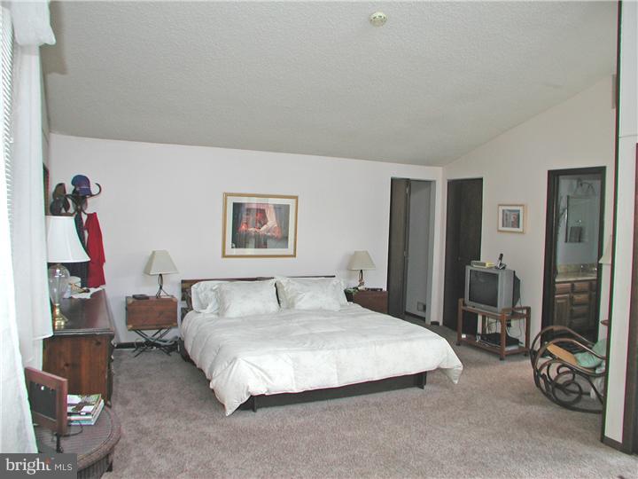 587 Coles Mill Road Haddonfield, NJ 08033 - Photo 12 of 22 Bedroom - Main