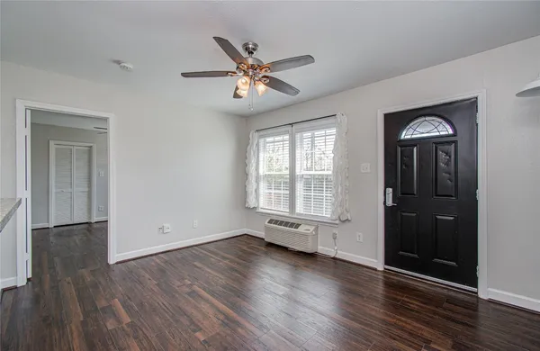 $1,450 | 1519 West 12th Street, Unit 1519, Houston, TX 77008