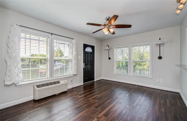 $1,450 | 1519 West 12th Street, Unit 1519, Houston, TX 77008