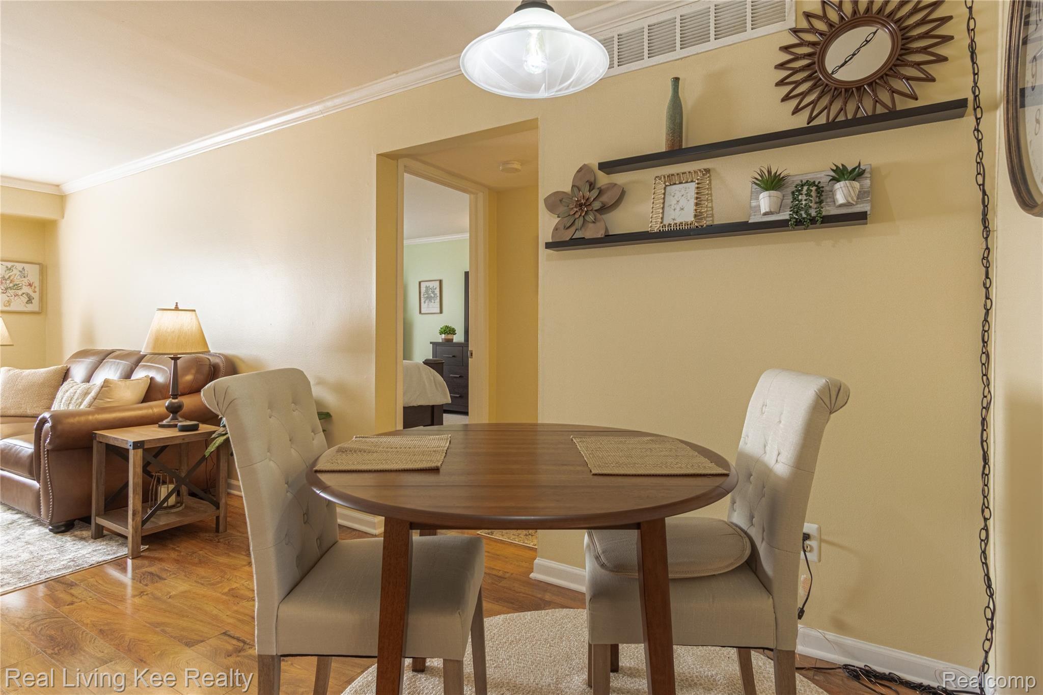 1853 Meadow Dale Court Rochester, MI 48309 - Photo 10 of 43 Interiors (8 of 32).jpg