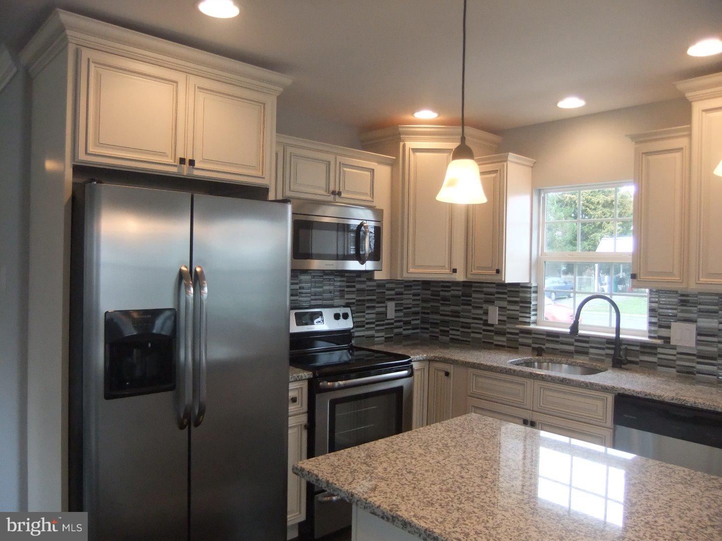 9 Goodrock Road Levittown, PA 19057 - Photo 4 of 24