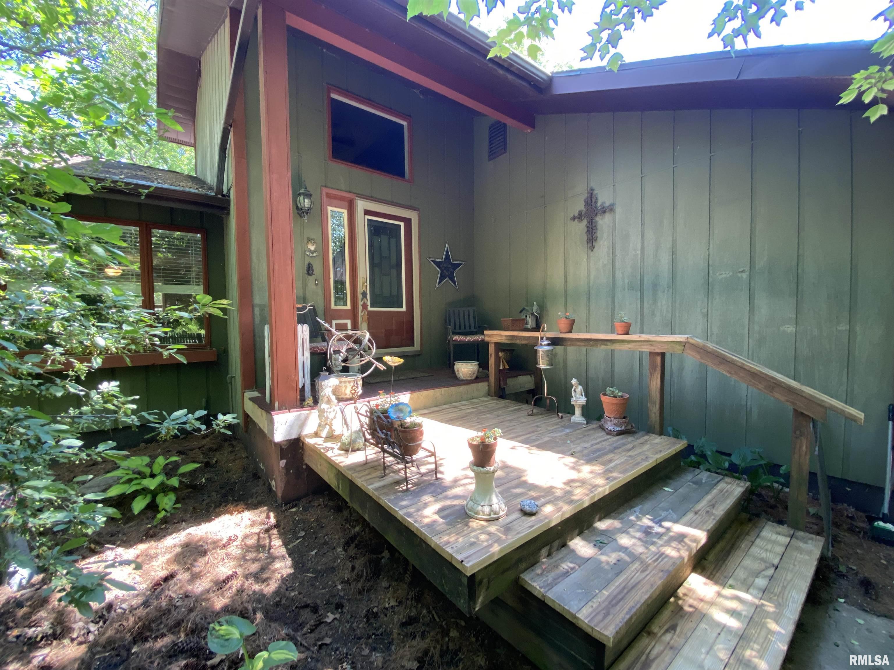 530 Flint Road Macomb, IL 61455 - Photo 1 of 68 Gallery Image 1