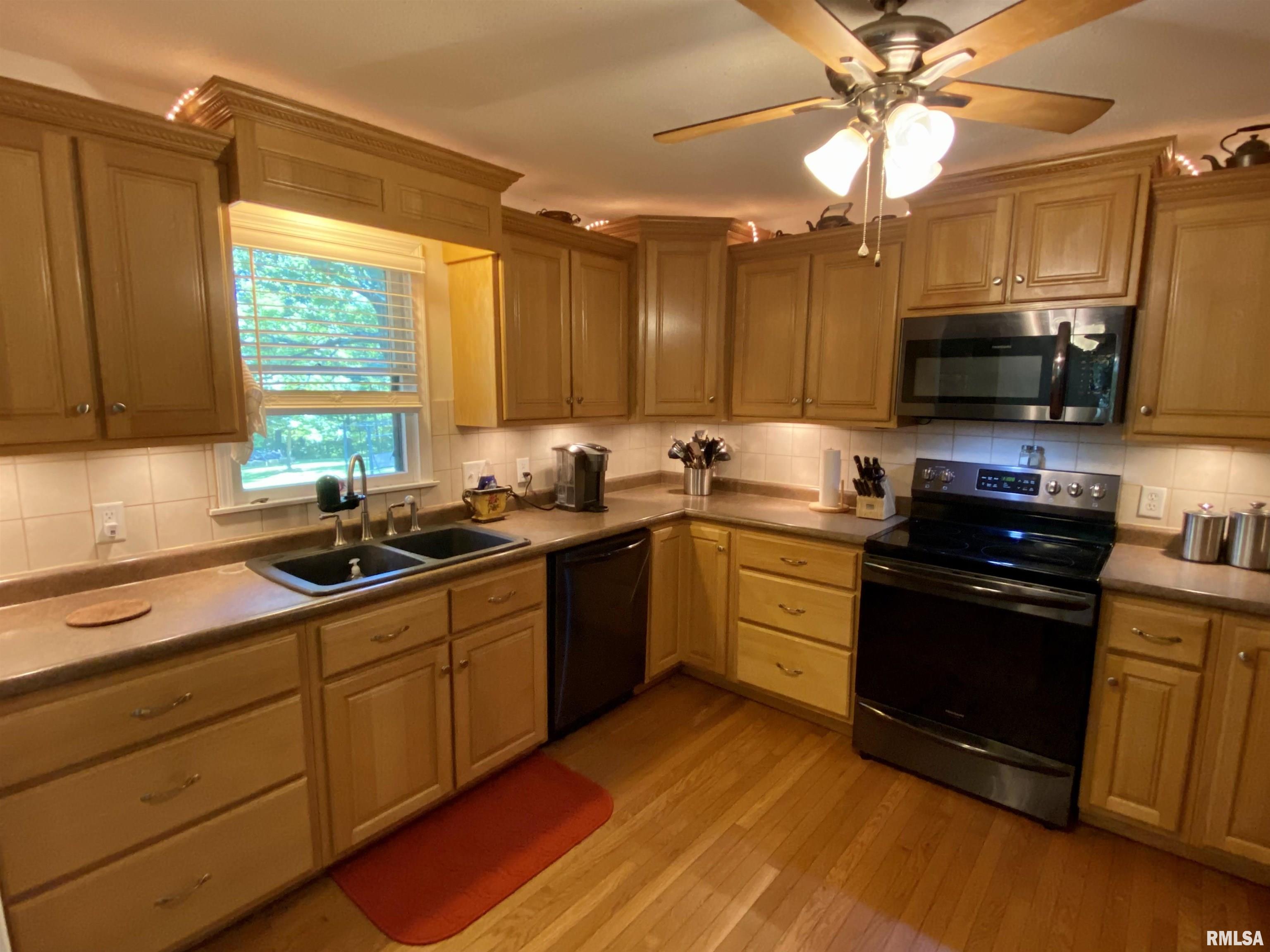 530 Flint Road Macomb, IL 61455 - Photo 17 of 68 Gallery Image 17