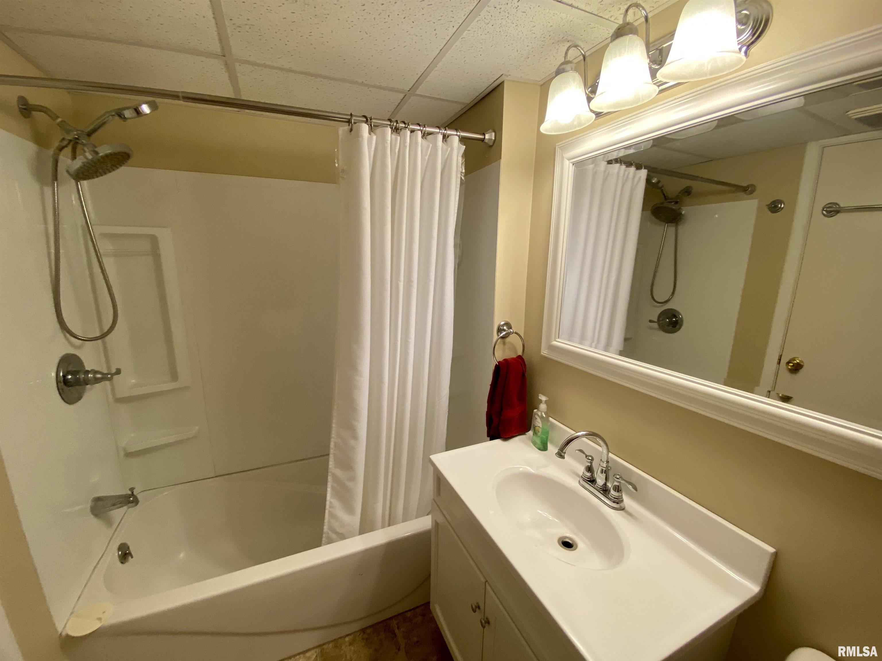 530 Flint Road Macomb, IL 61455 - Photo 42 of 68 Gallery Image 42