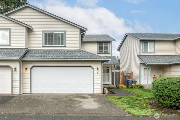 $419,000 | 808 13th Street Southeast, Unit E, Puyallup, WA 98372