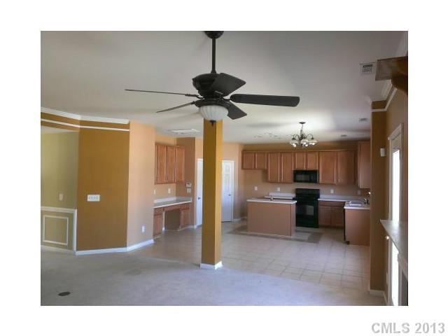 1419 Peachcroft Road Charlotte, NC 28216 - Photo 5 of 16 Gallery Image 5