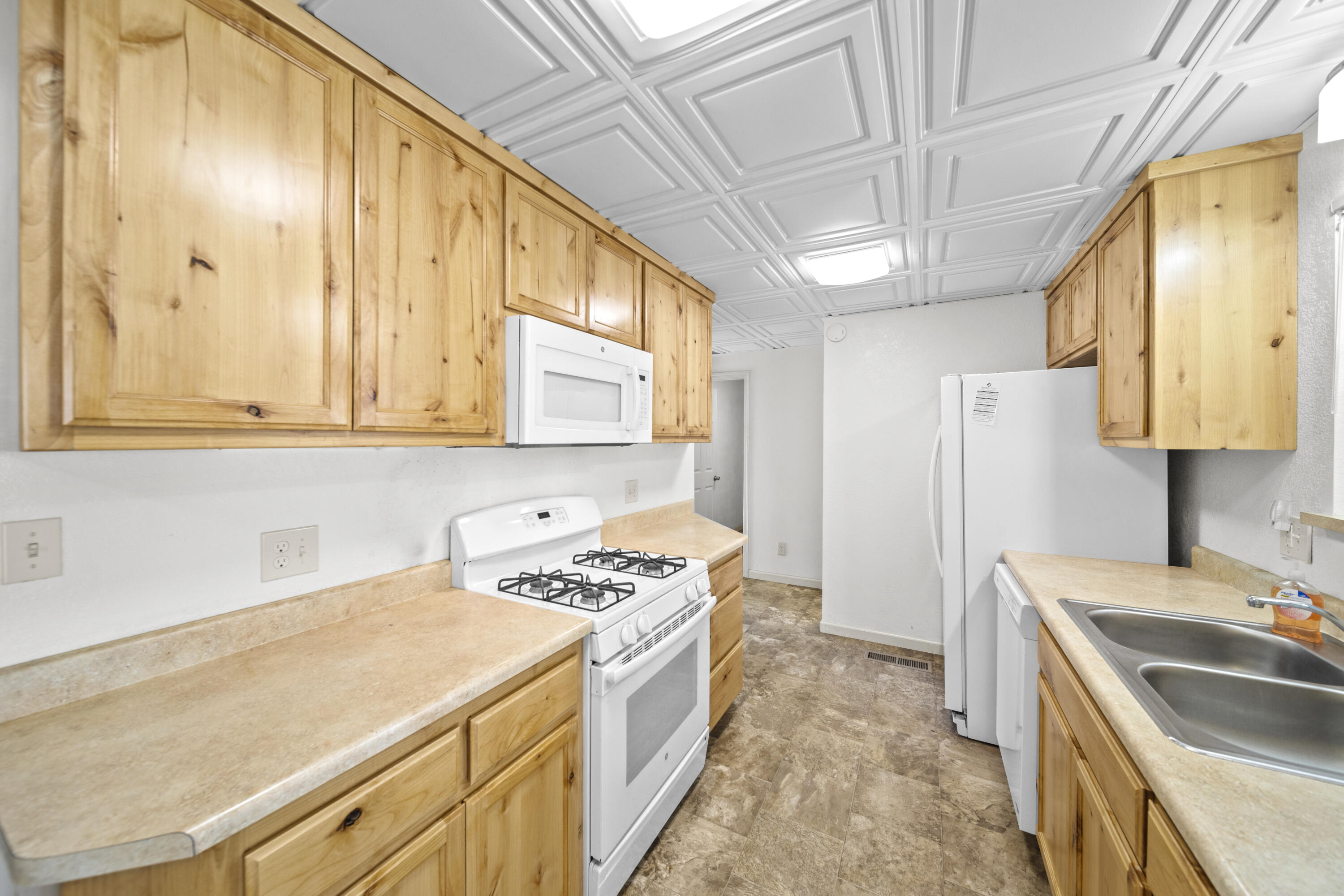 95 Gilmore Road Red Bluff, CA 96080 - Photo 6 of 22 712A9653