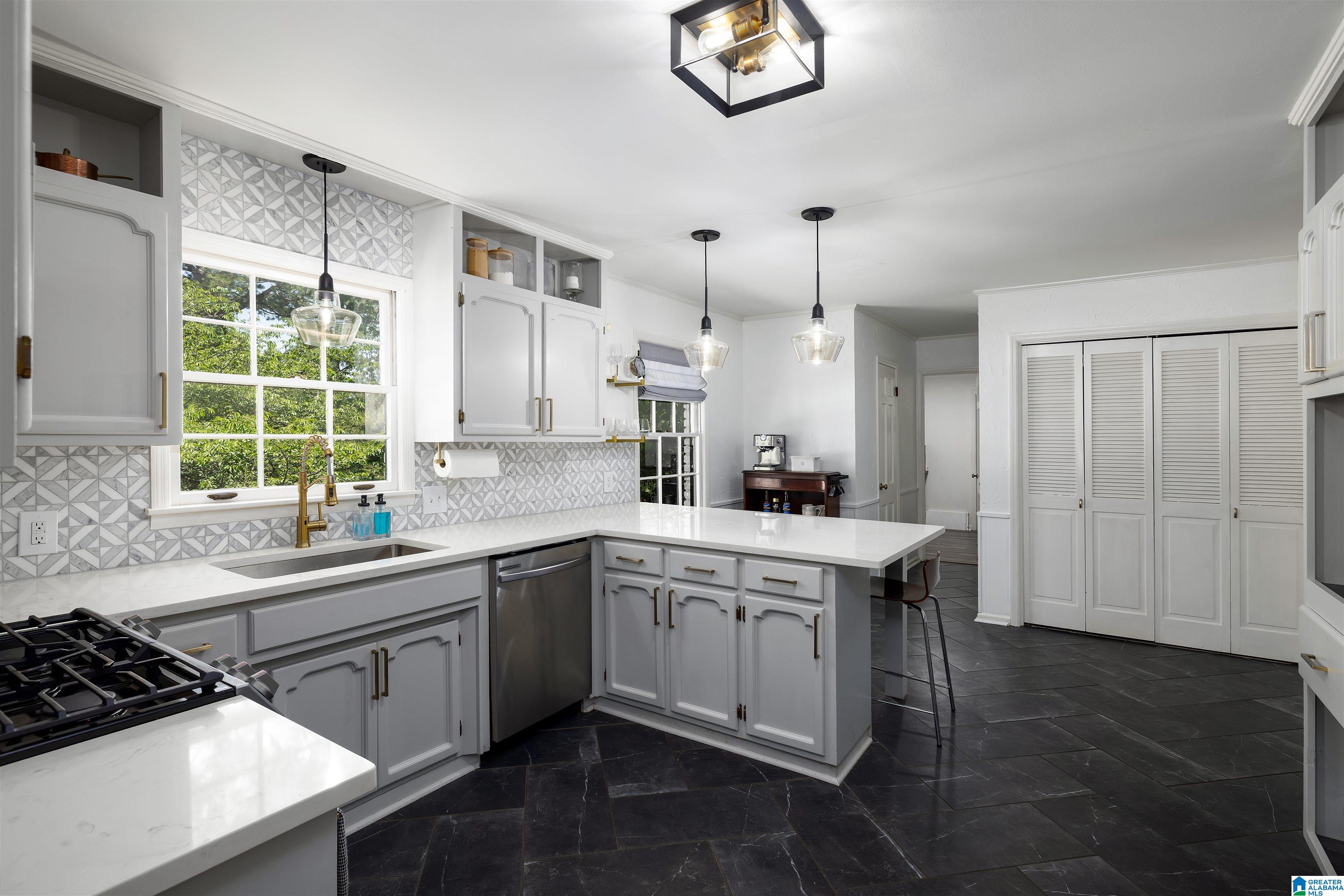 3871 Spring Valley Road Birmingham, AL 35223 - Photo 17 of 62