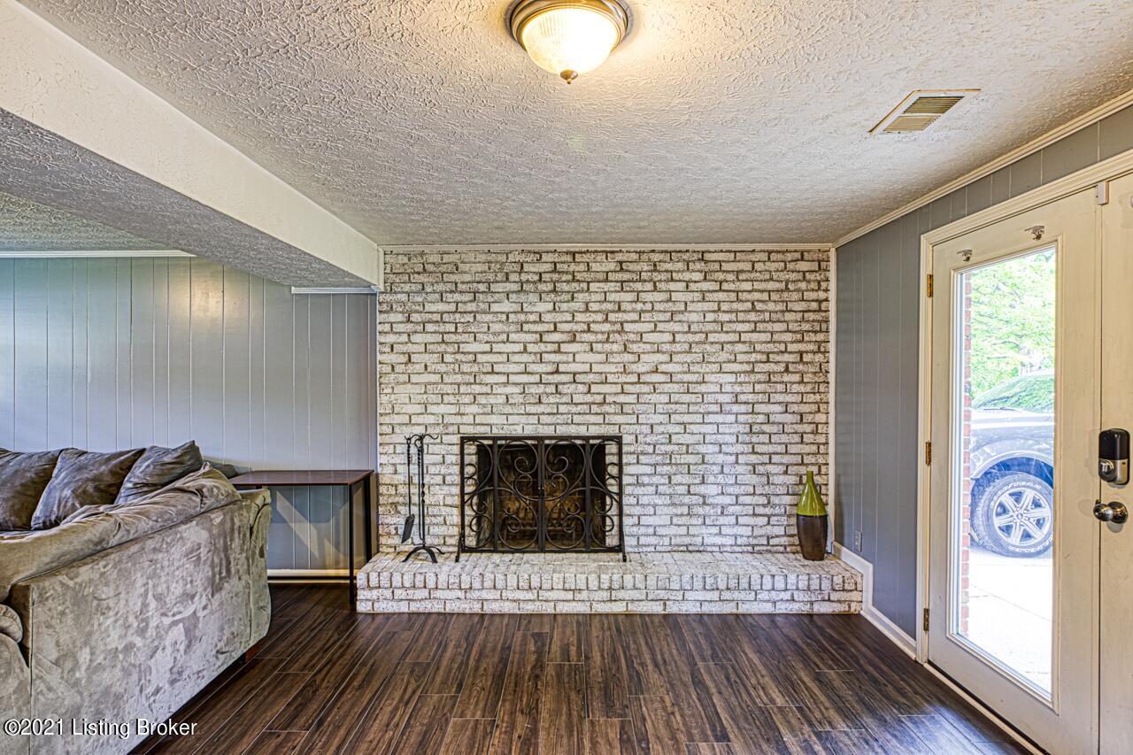 12514 Echo Bridge Road Louisville, KY 40243 - Photo 17 of 39 12514_Echo_Bridge_Rd-18
