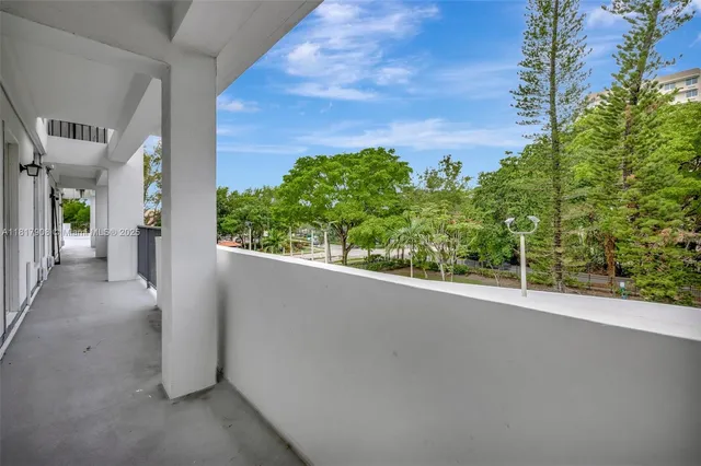 $480,000 | 2730 Northeast 183rd Street, Unit TH03, Aventura, FL 33160