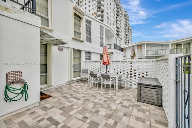 $480,000 | 2730 Northeast 183rd Street, Unit TH03, Aventura, FL 33160