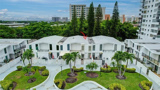 $480,000 | 2730 Northeast 183rd Street, Unit TH03, Aventura, FL 33160