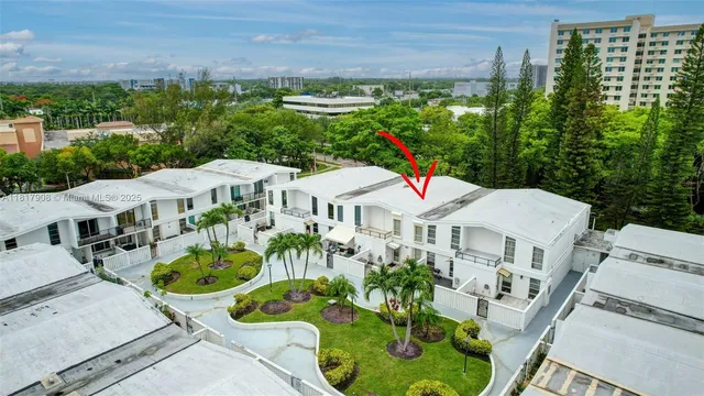 $480,000 | 2730 Northeast 183rd Street, Unit TH03, Aventura, FL 33160