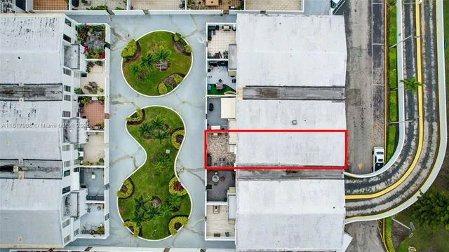 $480,000 | 2730 Northeast 183rd Street, Unit TH03, Aventura, FL 33160