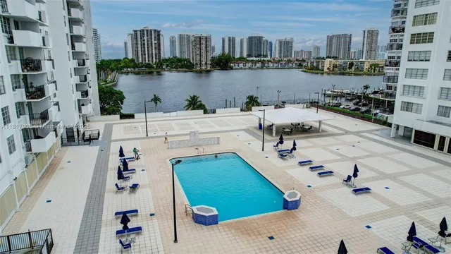 $480,000 | 2730 Northeast 183rd Street, Unit TH03, Aventura, FL 33160