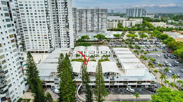 $480,000 | 2730 Northeast 183rd Street, Unit TH03, Aventura, FL 33160