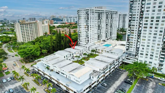 $480,000 | 2730 Northeast 183rd Street, Unit TH03, Aventura, FL 33160