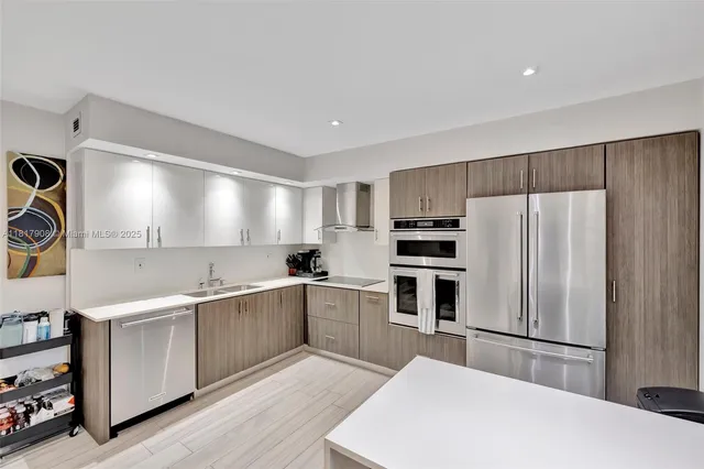 $480,000 | 2730 Northeast 183rd Street, Unit TH03, Aventura, FL 33160