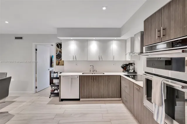 $480,000 | 2730 Northeast 183rd Street, Unit TH03, Aventura, FL 33160