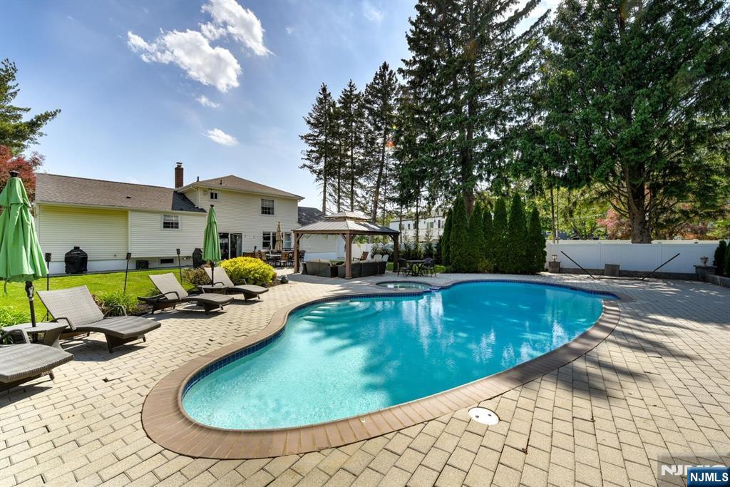 11 Carlisle Road Wayne, NJ 07470 - Photo 42 of 50