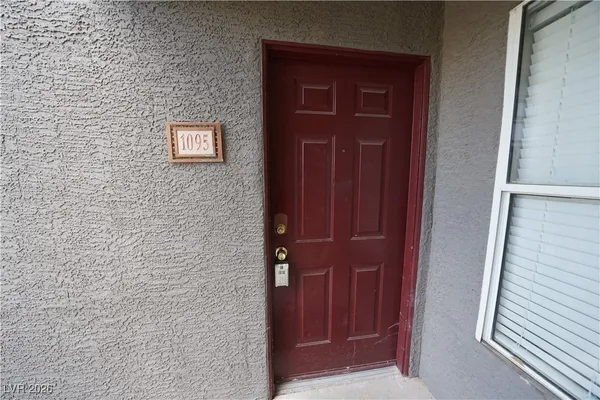 $1,250 | 5055 West Hacienda Avenue, Unit 1095, Las Vegas, NV 89118