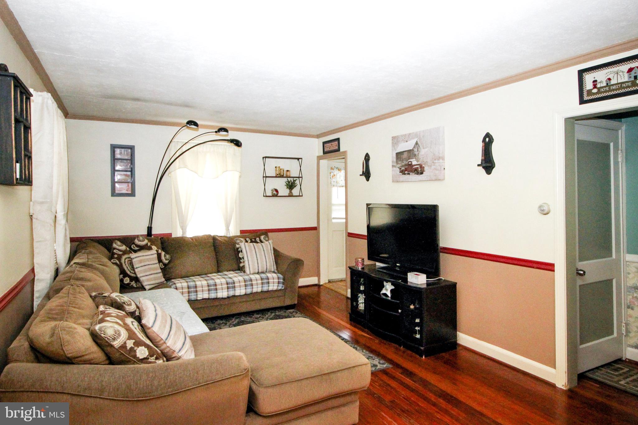 1032 Fairview Road Hagerstown, MD 21742 - Photo 4 of 48 Gallery Image 4