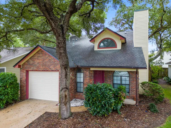 $2,000 | 236 Parkwood Circle, Niceville, FL 32578