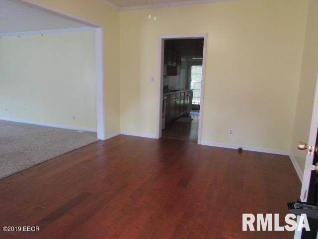 504 Baggott Street Zeigler, IL 62999 - Photo 2 of 9 Gallery Image 2