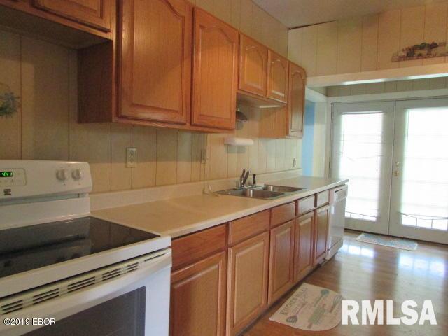 504 Baggott Street Zeigler, IL 62999 - Photo 4 of 9 Gallery Image 4