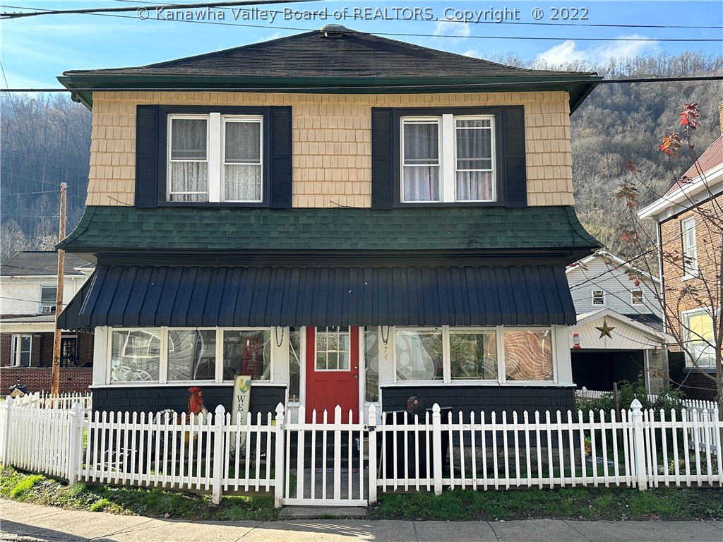 574 Stratton Street Logan, WV 25601 - Photo 1 of 37 Gallery Image 1