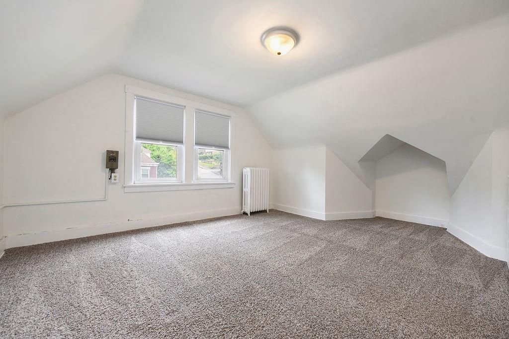 6418 Landview Road Pittsburgh, PA 15217 - Photo 35 of 40 an empty room with windows