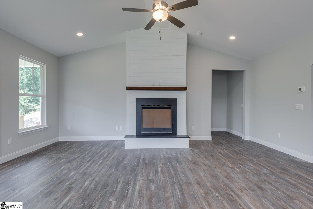 242 Inlet Pointe Drive Anderson, SC 29625 - Photo 13 of 36