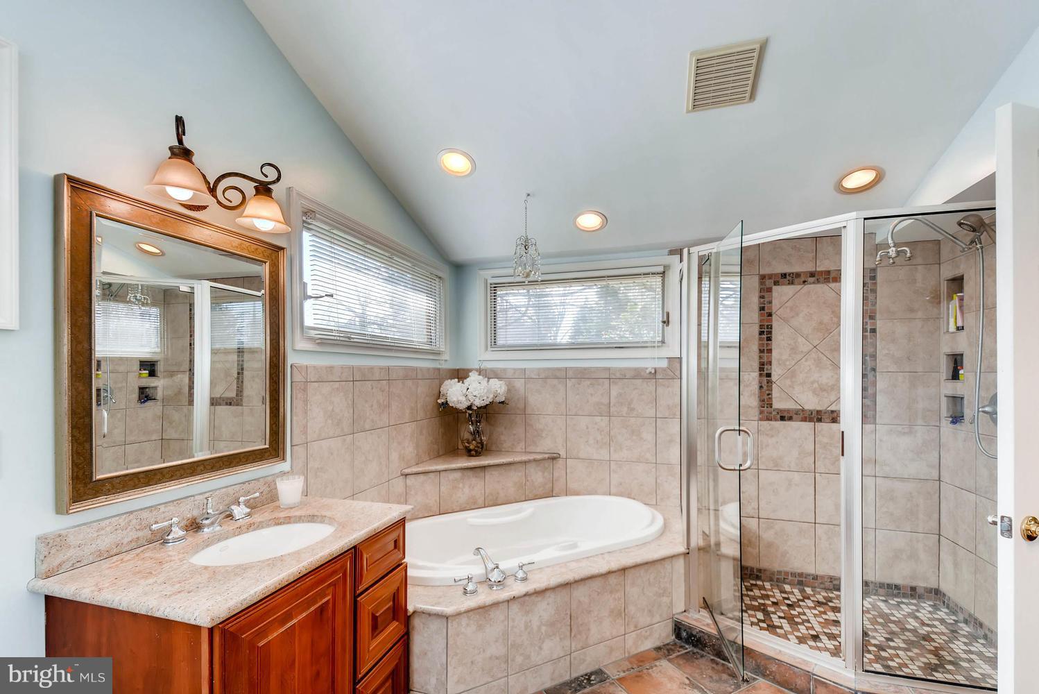 1201 Windy Gate Road Towson, MD 21286 - Photo 17 of 30 Bath (Master)