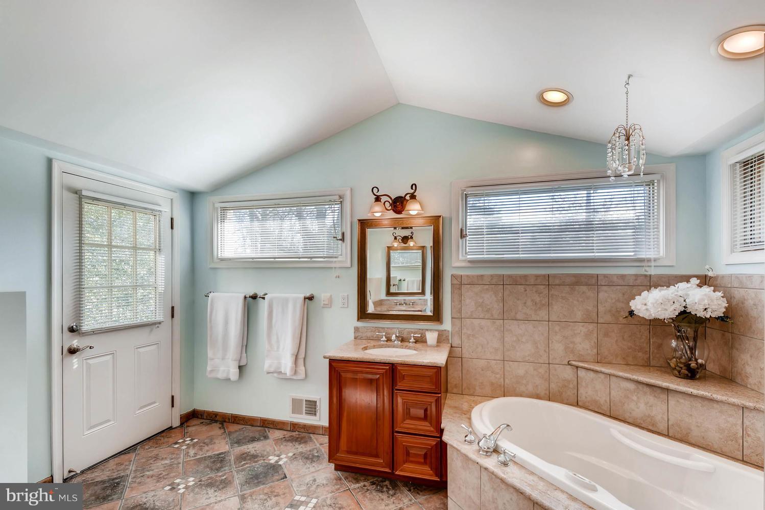 1201 Windy Gate Road Towson, MD 21286 - Photo 18 of 30 Bath (Master)