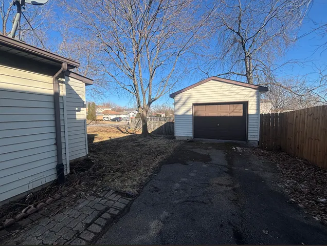 $199,900 | 204 Mill Stream Drive, Bolingbrook, IL 60440