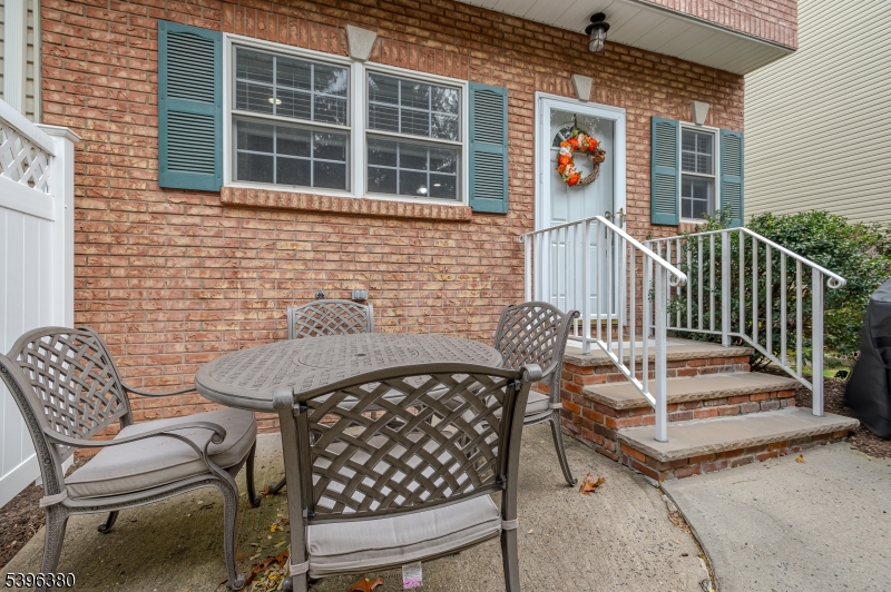 7 Riga Court Scotch Plains, NJ 07076 - Photo 1 of 26