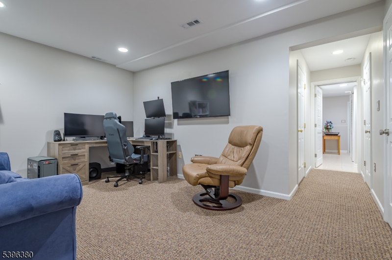 7 Riga Court Scotch Plains, NJ 07076 - Photo 20 of 26