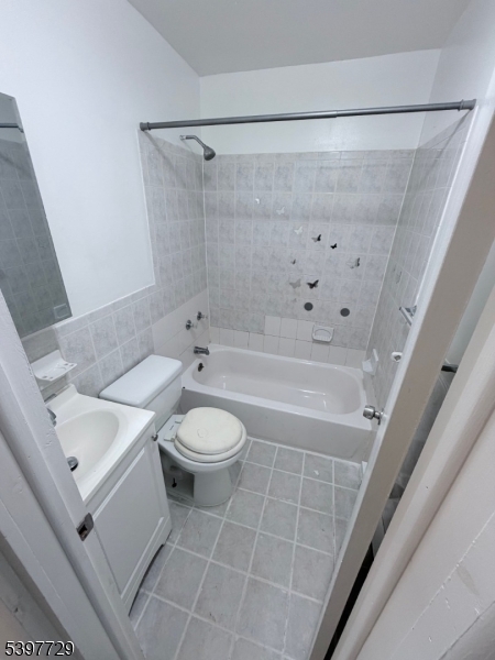475 Clinton Avenue, Unit 3 Newark, NJ 07108 - Photo 7 of 8