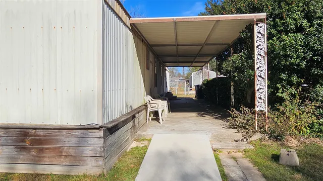 $129,999 | 502 South Pine Circle, Pinehurst, TX 77362